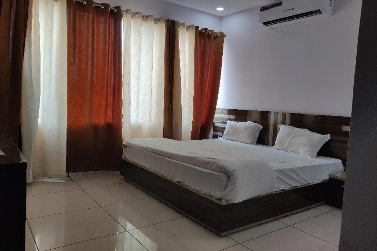Oyo Hotel Laksh Kurukshetra Exterior photo