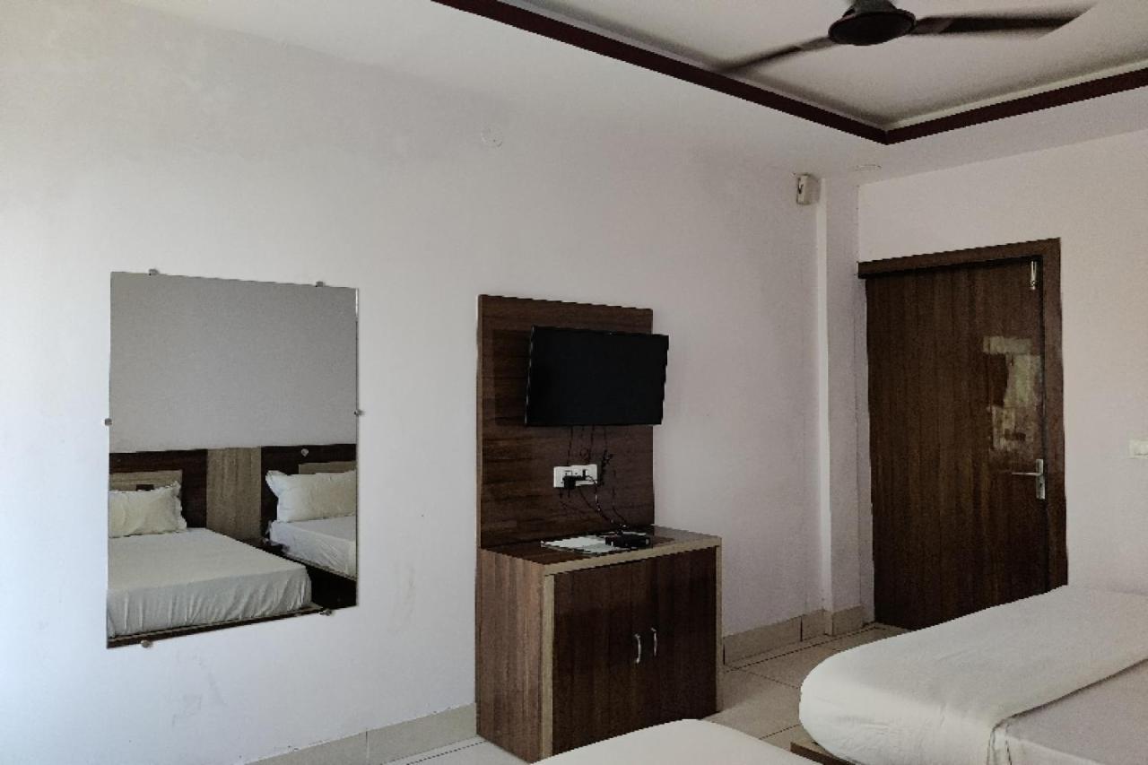 Oyo Hotel Laksh Kurukshetra Exterior photo